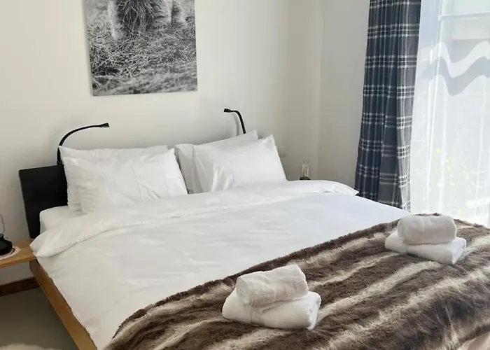 Haus Sibylle: Central, 3 Bedroom, Self-contained Apartment